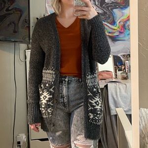 Hollister || cardigan